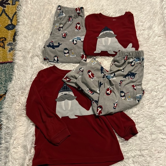 Carter’s pajamas. Matching set. Both size 7. Warm and cozy. - Picture 1 of 4